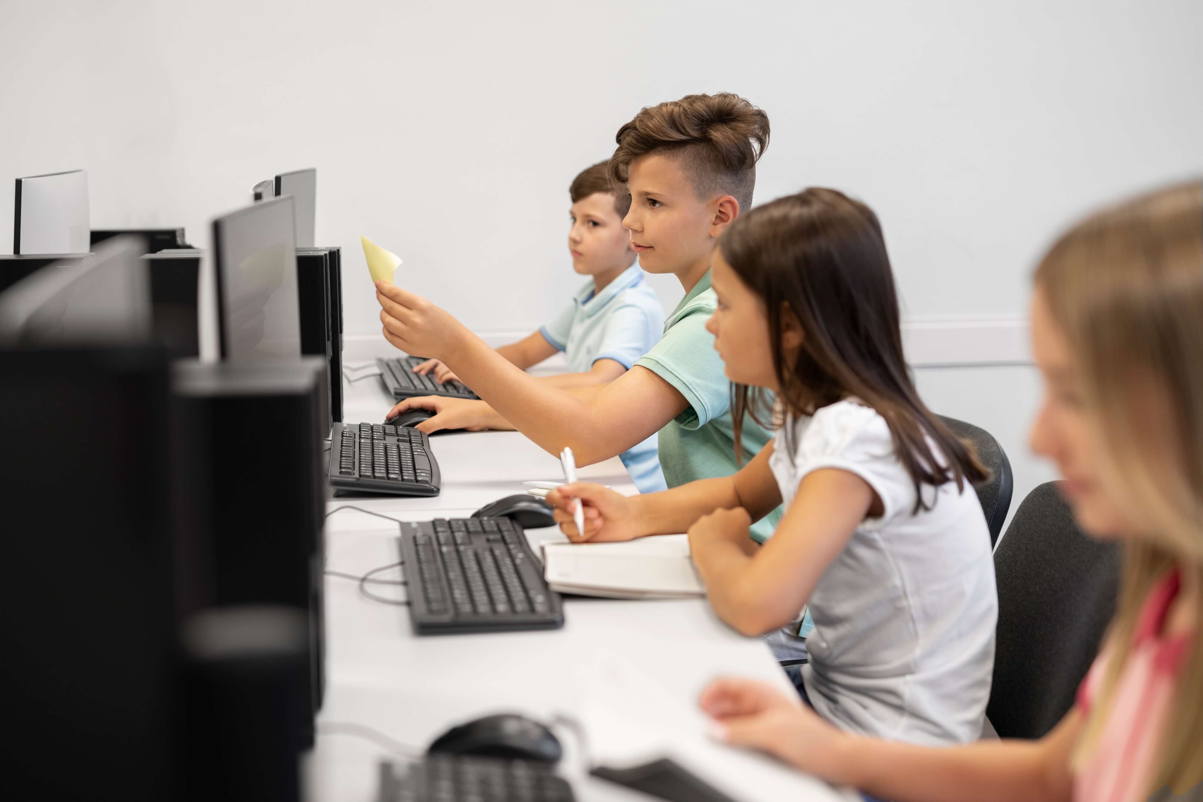BILDSCHIRMZEIT BEI KINDER: WIDERSPRUCH ODER CHANCE?
