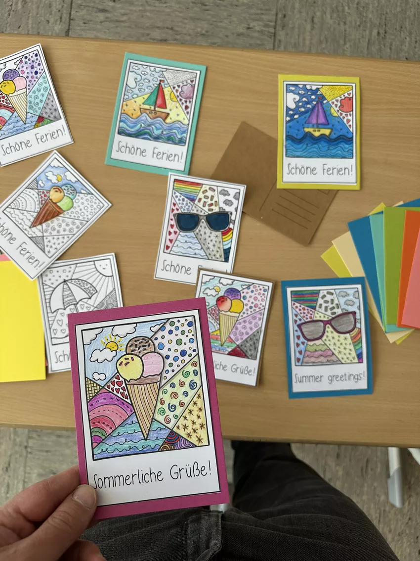 Bild in der Beschreibung des Unterrichtsmaterials Sommer Pop-Art und Mosaik DIY Postkarten ☀️📮 Sommerferien Grüße Karten von Doodleteacher #3