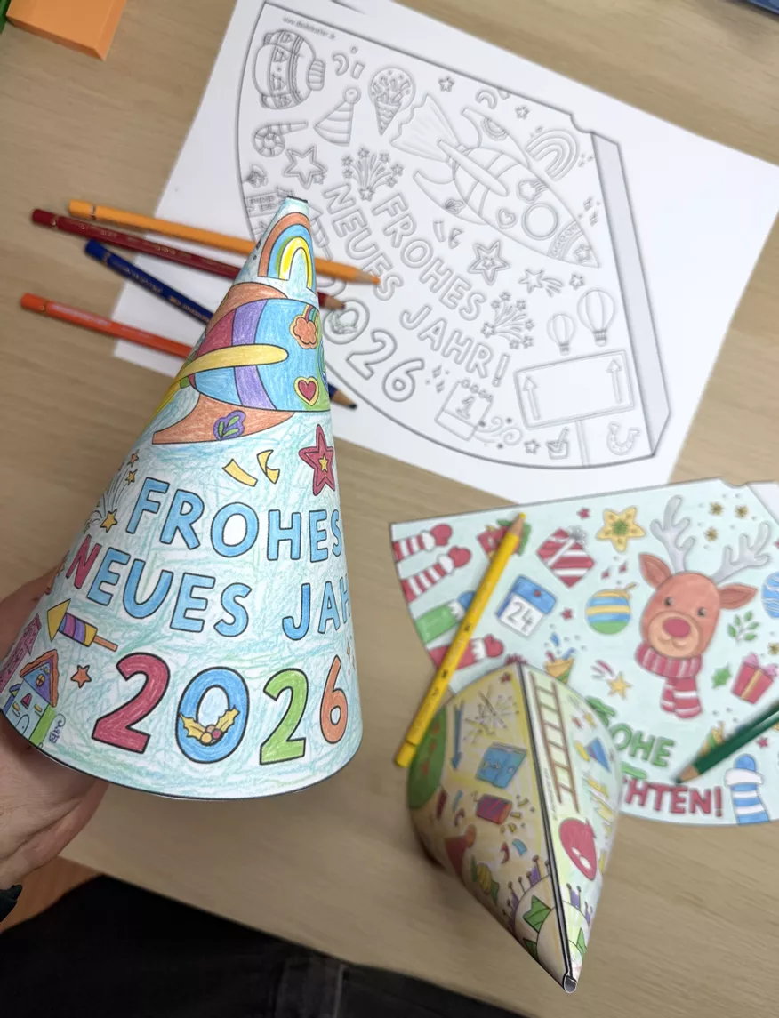 Bild in der Beschreibung des Unterrichtsmaterials Neujahrs-Partyhütchen zum Ausmalen / Neujahr 2026 von Doodleteacher #2