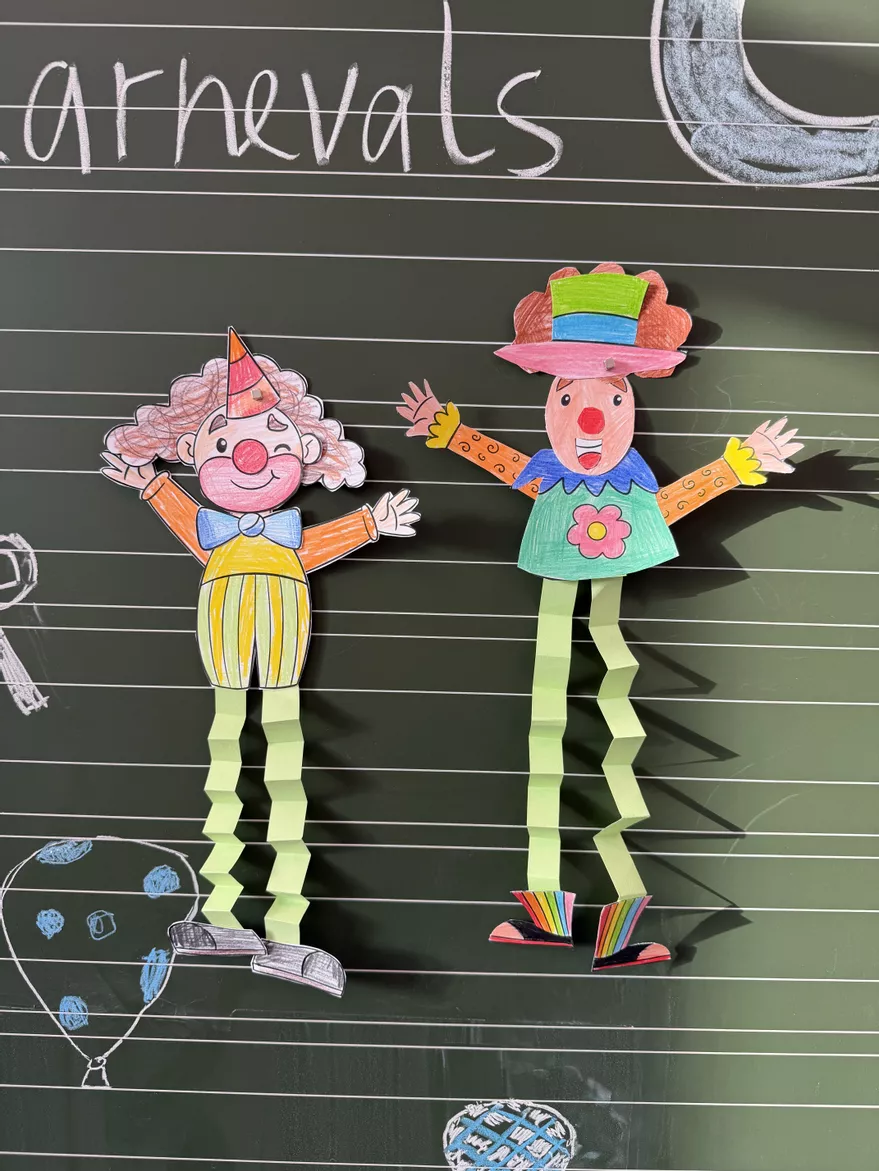 Bild in der Beschreibung des Unterrichtsmaterials Tanzende Clowns mit Wackelbeinen - 6 Versionen / Karneval & Fasching Kunst von Doodleteacher #1