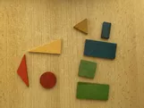 Bild in der Beschreibung des Unterrichtsmaterials Kreis, Dreieck, Viereck - Figuren legen (Klasse 1) von Marienkäferlehrerin #1