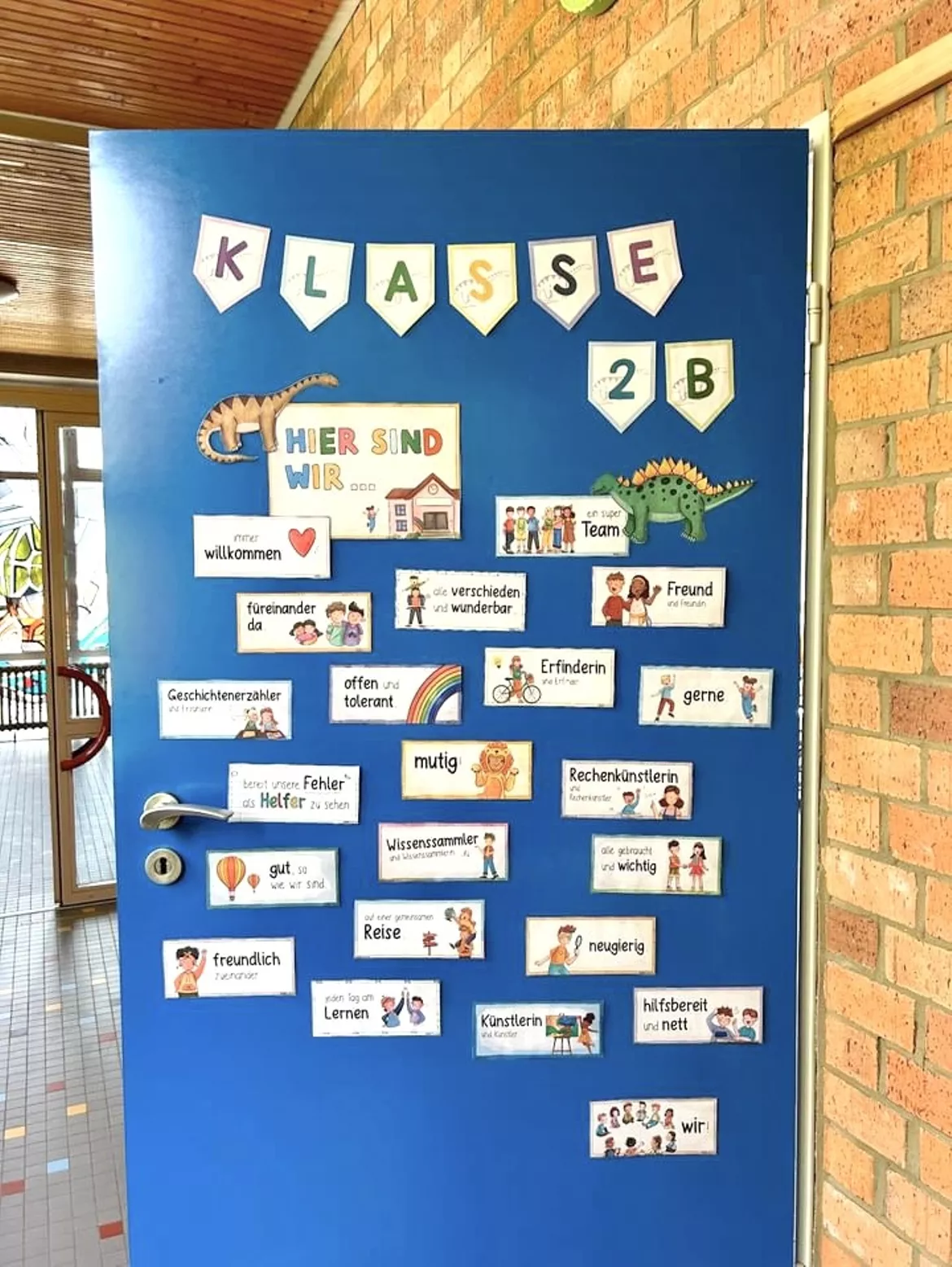 Bild in der Beschreibung des Unterrichtsmaterials Schuljahresanfang: Unsere Klasse - Klassenzimmer / Türdeko - Mutmacher & Motivation Klassenlehrer Willkommen von Doodleteacher #3