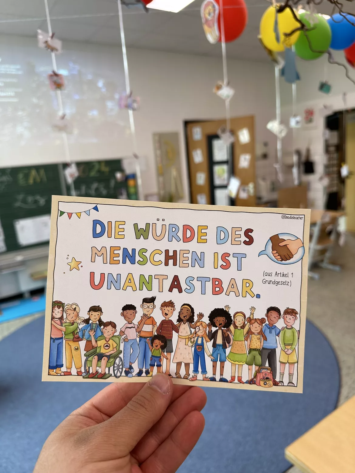 Bild in der Beschreibung des Unterrichtsmaterials Grundgesetz - Artikel 1 - Ausmalbilder & Poster Klassenzimmer #demokratiestärken von Doodleteacher #1