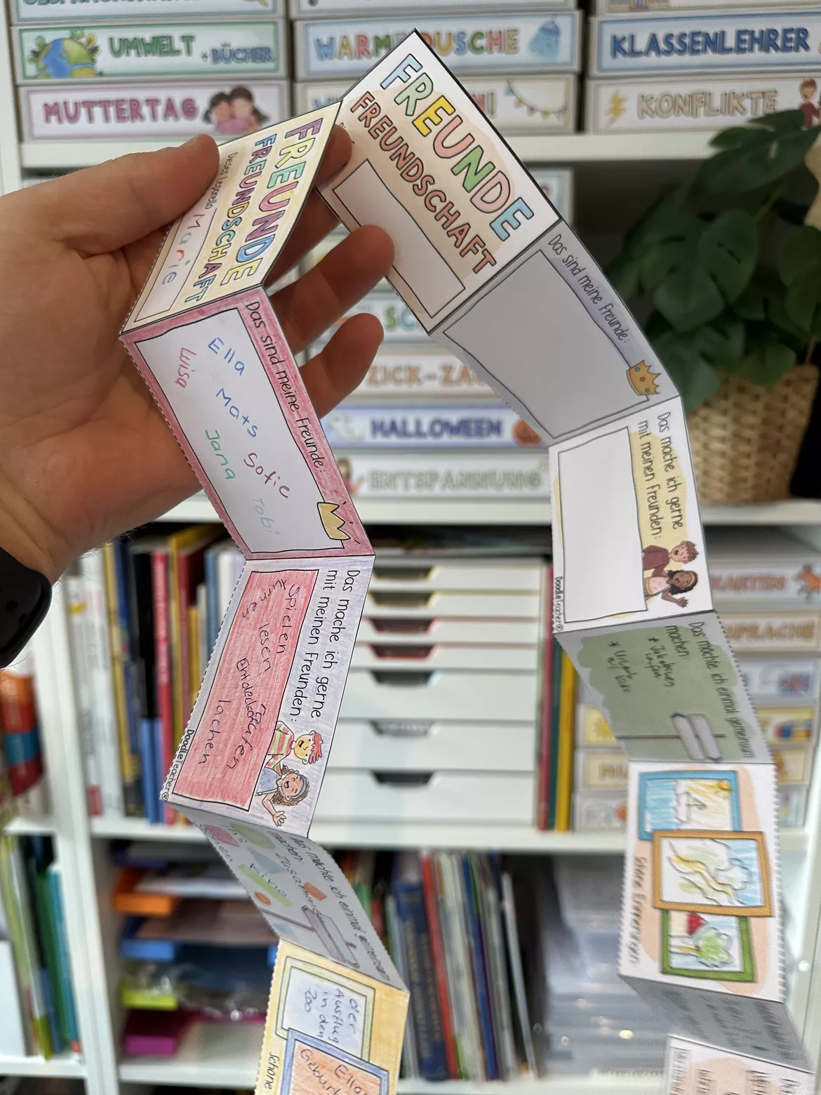 Bild in der Beschreibung des Unterrichtsmaterials FREUNDSCHAFT 👫 – Materialpaket für die Grundschule / Freunde von Doodleteacher #2