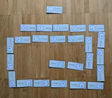 Vorschau - Spiele - Uhrendomino: fünf Minuten, mit Ziffern, bunte Zeiger (V2) - Seite 3