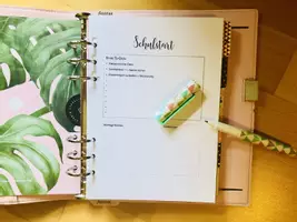 Vorschau - Lehrpläne/Lehrermaterial - Schulplaner 2018/19 - Deckblatt