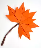 Vorschau - Mal- und Bastelvorlagen - Kunst im Herbst: Bunte Herbstblätter aus Quadraten falten (Fensterdeko) - Seite 2