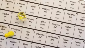 Vorschau - Spiele - Brettspiel: Verben mit Präposition - Deckblatt