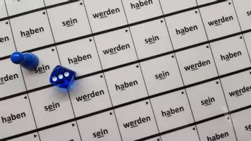 Vorschau - Spiele - Brettspiel: Hilfsverben „sein“, „haben“ und „werden“ - Deckblatt