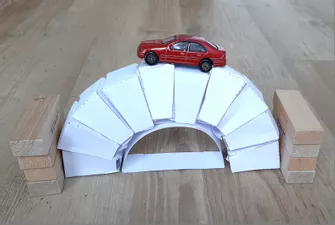 Bild in der Beschreibung des Unterrichtsmaterials 5. Stunde: Die Keilsteinbogenbrücke von FreuleinBerg #1