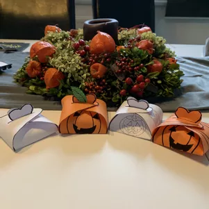 Bild in der Beschreibung des Unterrichtsmaterials Halloweenschachtel zum Basteln von Schoolstuffbyjas #2