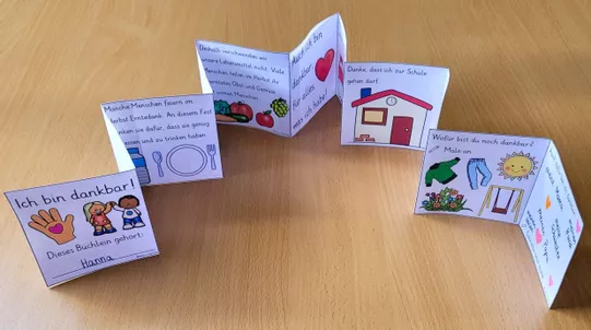 Bild in der Beschreibung des Unterrichtsmaterials Dankbarkeit Grundschule Klasse 1 & 2 Ethik - Leporello von Helles Köpfchen #2