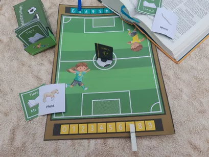 Bild in der Beschreibung des Unterrichtsmaterials Bibelfußball - Tischkicker - Bibelstellen in der Bibel aufschlagen von DieRelitante #1