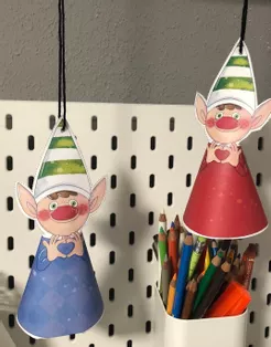 Bild in der Beschreibung des Unterrichtsmaterials Bastelbogen: Bunte Wichtel von illuBine #1