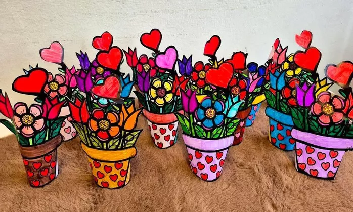 Bild in der Beschreibung des Unterrichtsmaterials Valentinstag Geschenk – Bastelvorlage Blumenstock von Helles Köpfchen #1