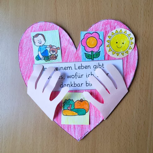 Bild in der Beschreibung des Unterrichtsmaterials Ethik Dankbarkeit Grundschule / Danke-Herz basteln von Helles Köpfchen #2