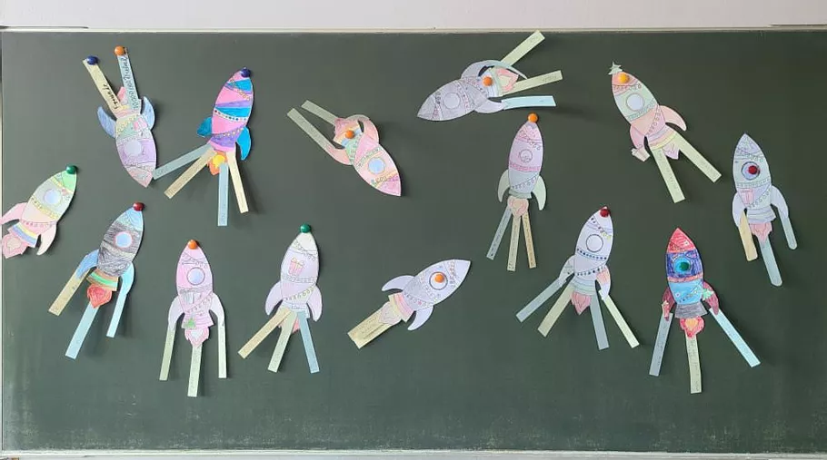 Bild in der Beschreibung des Unterrichtsmaterials 🎄🚀 Winter- & Weihnachtsraketen - kreative Bastelvorlagen von Doodleteacher #3