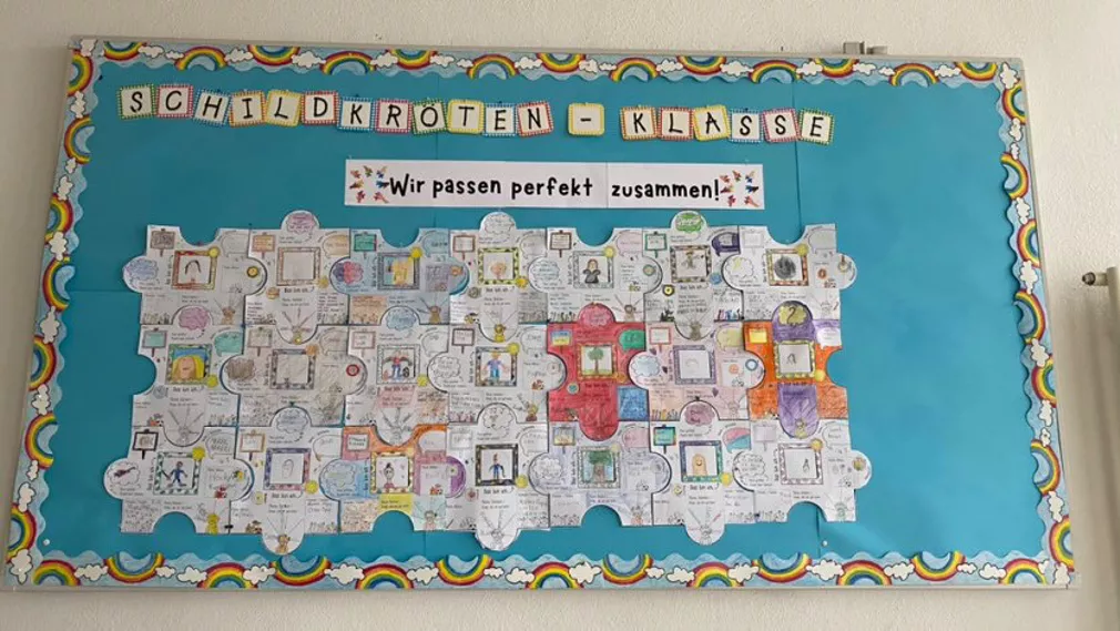 Bild in der Beschreibung des Unterrichtsmaterials Puzzleteile Schuljahresbeginn / Puzzle - Steckbriefe zum Schuljahresanfang / Schulstart (+Englisch) Gemeinschaftspuzzle von Doodleteacher #1