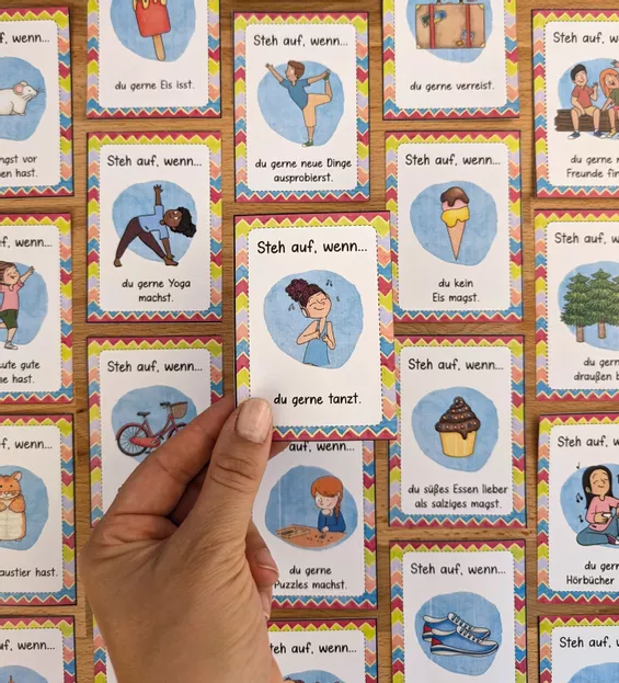Bild in der Beschreibung des Unterrichtsmaterials Bewegungsspiel - Steh auf, wenn … - KENNENLERNEN (+40 Kärtchen) von Brighter Day Classroom #1