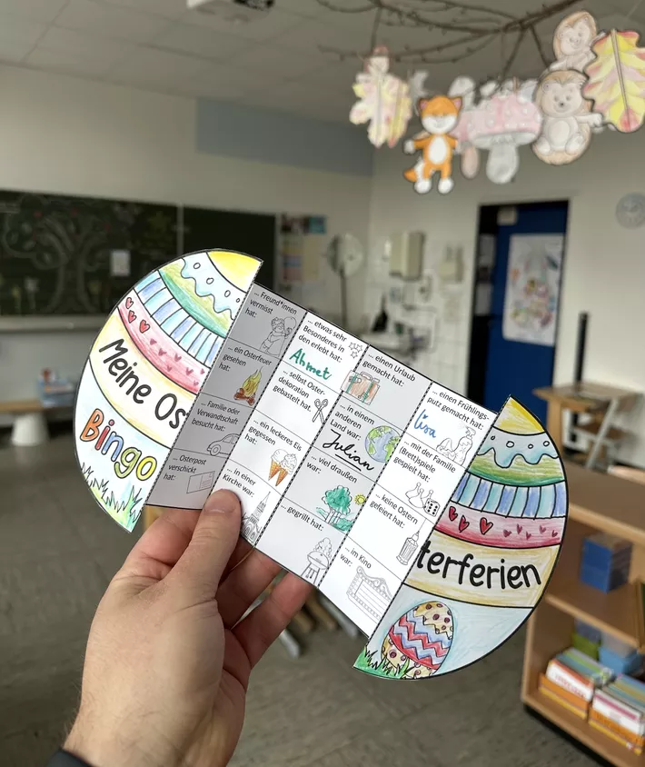 Bild in der Beschreibung des Unterrichtsmaterials Osterferien Bingo - Finde jemanden, der / die ... (+ Basteln) Spiel von Doodleteacher #1