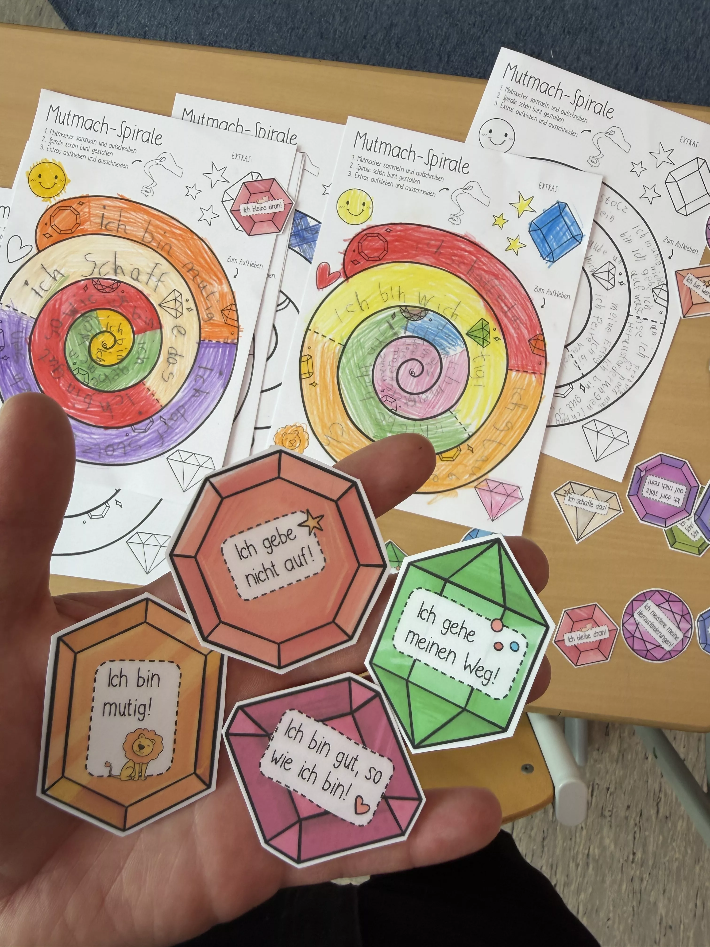 Bild in der Beschreibung des Unterrichtsmaterials Diamantensuche & Mutmacher PAKET / Unterrichtseinheit (Klasse 2-5) von Doodleteacher #1