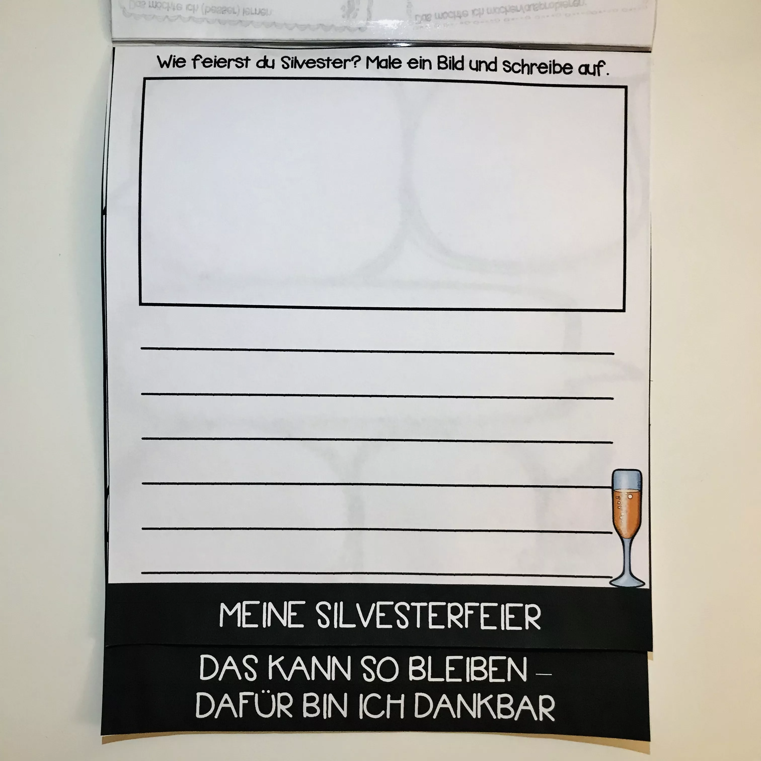 Bild in der Beschreibung des Unterrichtsmaterials Silvester Flipbook von The Growing Firsties #5