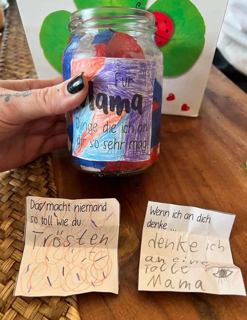 Bild in der Beschreibung des Unterrichtsmaterials Muttertag - Liebe Worte im Marmeladenglas (Mama, Lieblingsmensch, Heldin + Oma) Geschenk von Doodleteacher #3