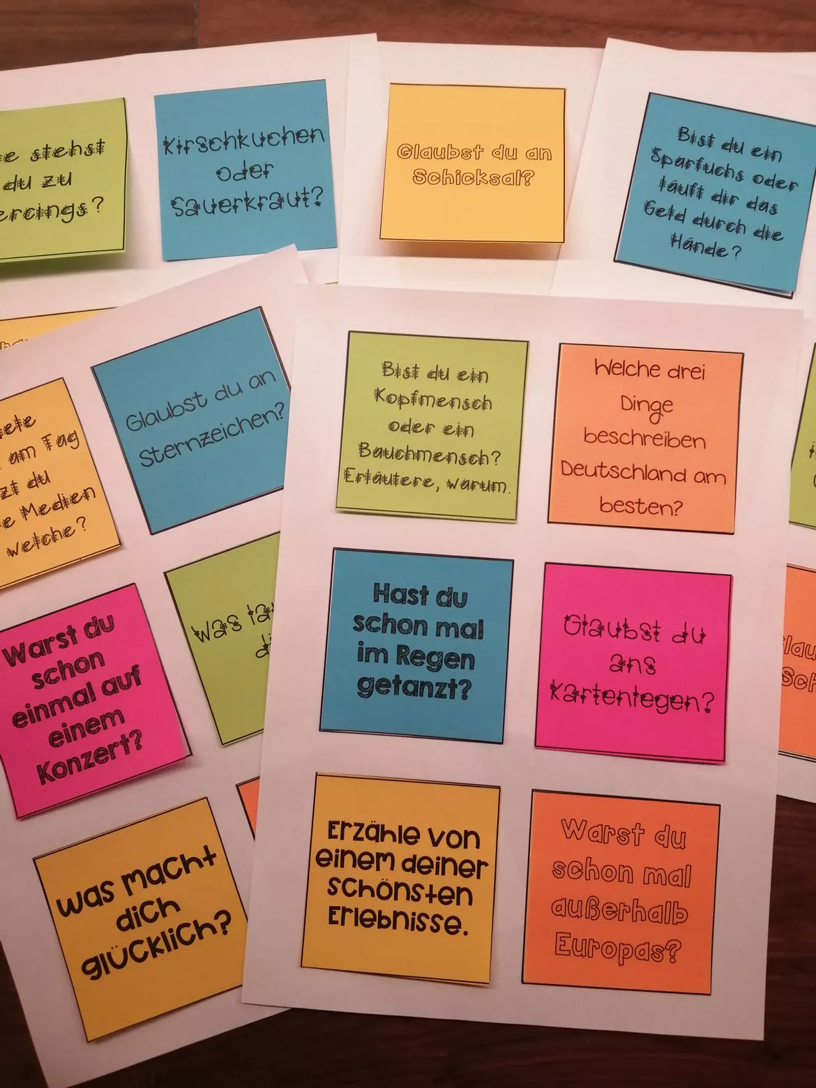 Bild in der Beschreibung des Unterrichtsmaterials Haftnotizen *** Vorlagen für den Gesprächswürfel *** Kommunikation *** Klassenbildung von stella_sternstunden #2