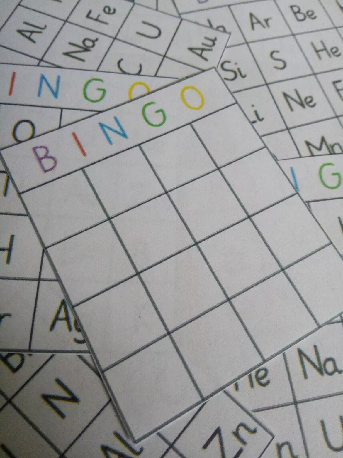 Bild in der Beschreibung des Unterrichtsmaterials BINGO! Periodensystem - die Elemente-Lotterie von Natur.Wissen.schaffen #3