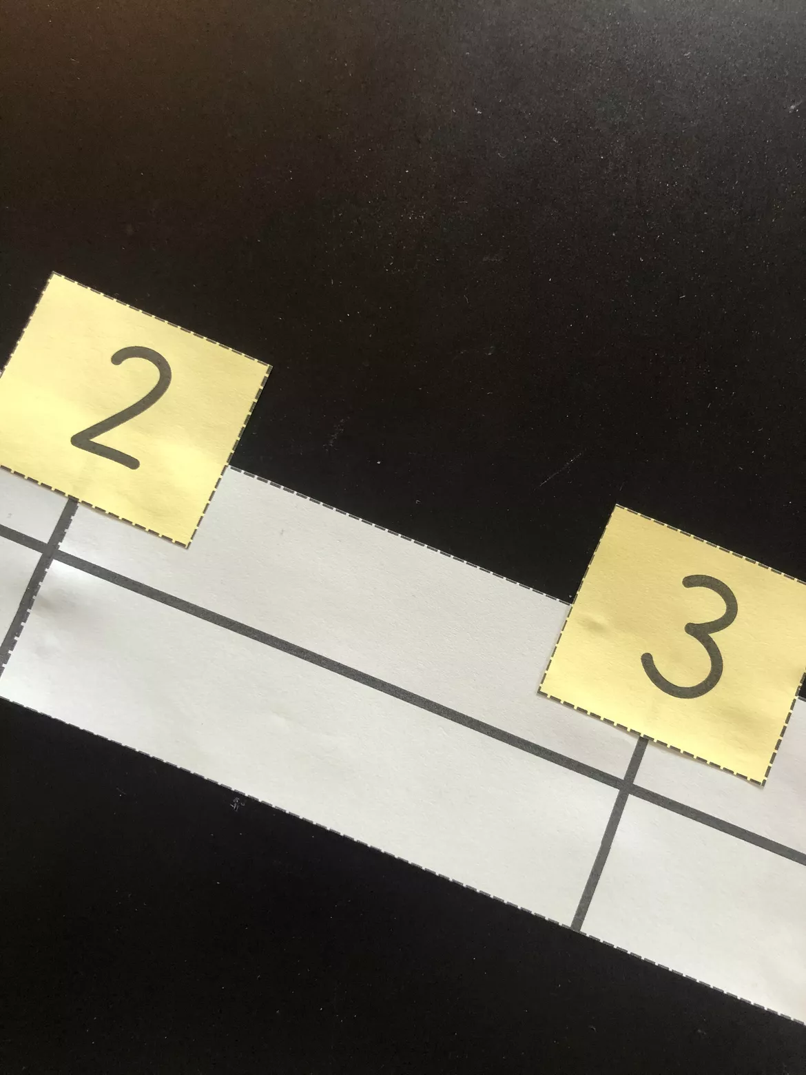 Bild in der Beschreibung des Unterrichtsmaterials Zahlenstrahl bis 20 spielerisch üben – Bewegungsspiel für den Matheunterricht von Giraffes_love_school #1