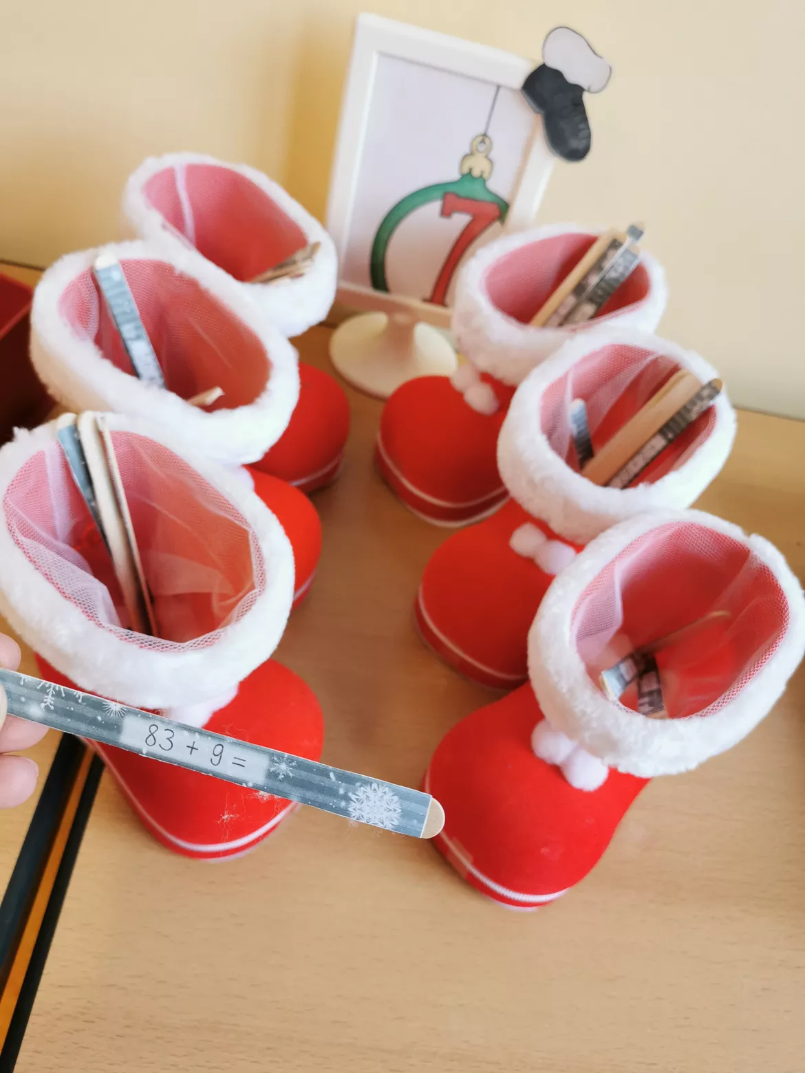 Bild in der Beschreibung des Unterrichtsmaterials weihnachtliche Lerntheke Rechnen im ZR 100 (ZE+- ZE) von katis_lehrerleben #4