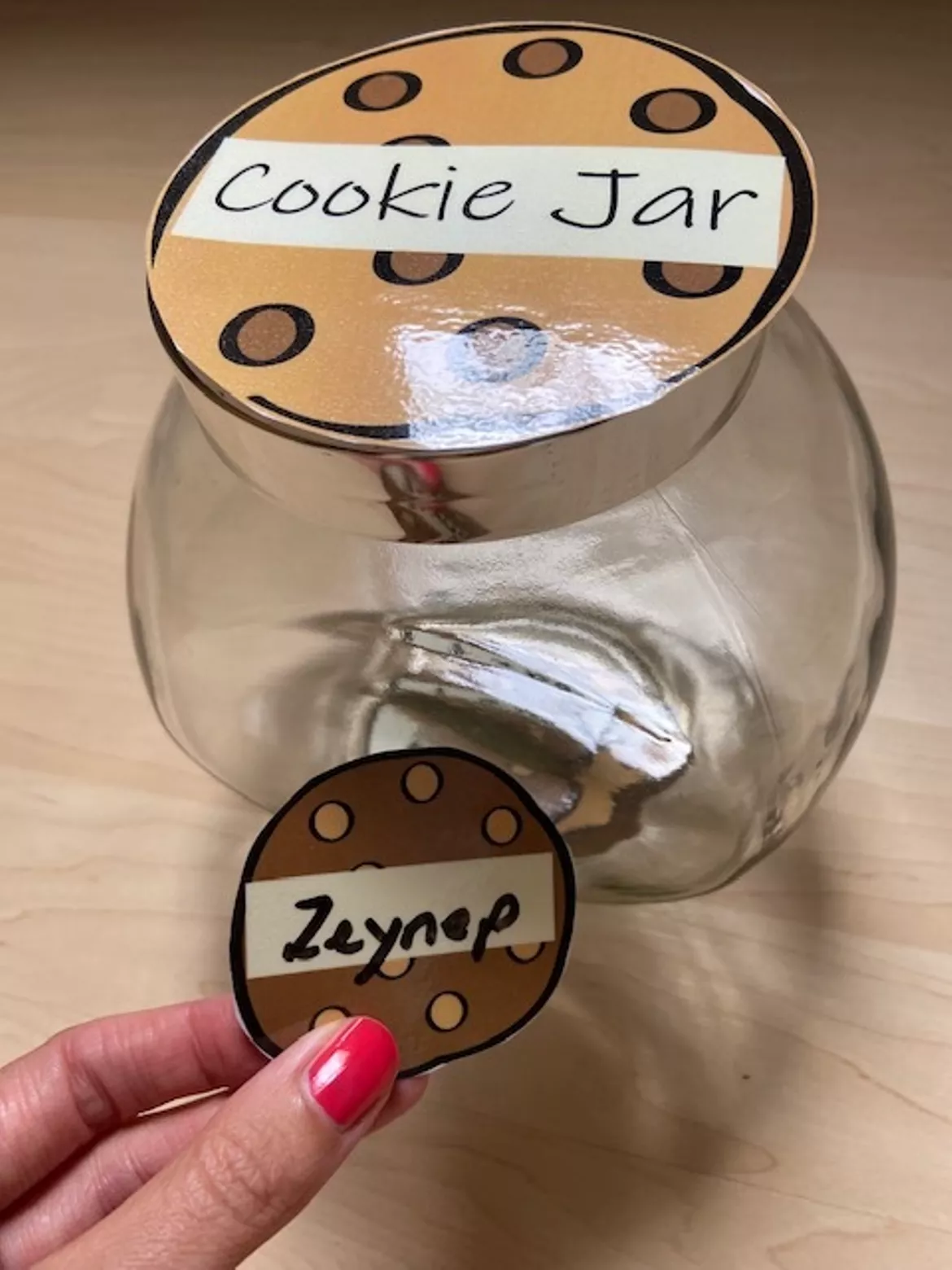 Bild in der Beschreibung des Unterrichtsmaterials Schilder: Cookie Jar/Keksdose + Spielanleitung (Kennenlernspiel) von miss_thiel #1