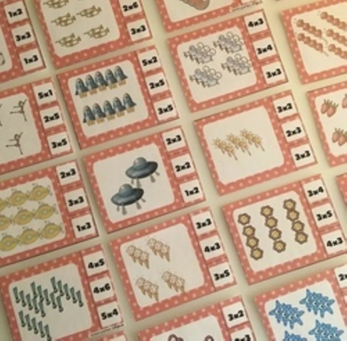 Bild in der Beschreibung des Unterrichtsmaterials Atelier multiplications : cartes à pinces von Maitresse.Gé #1