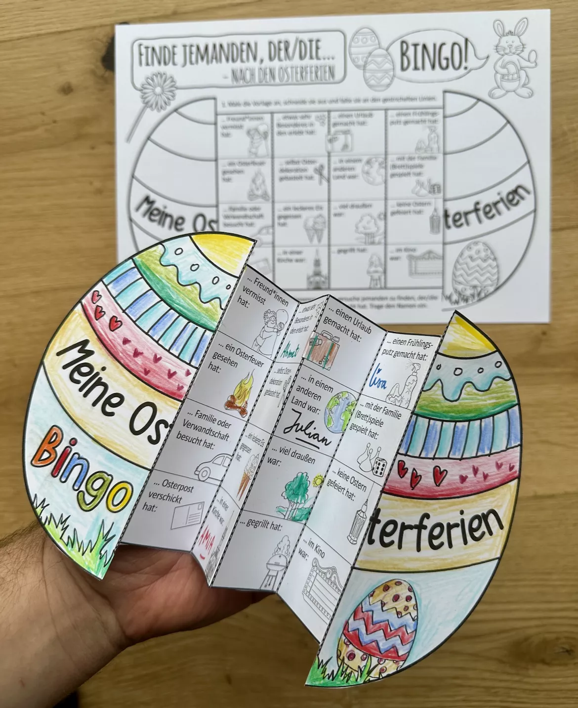 Bild in der Beschreibung des Unterrichtsmaterials Osterferien Bingo - Finde jemanden, der / die ... (+ Basteln) Spiel von Doodleteacher #5