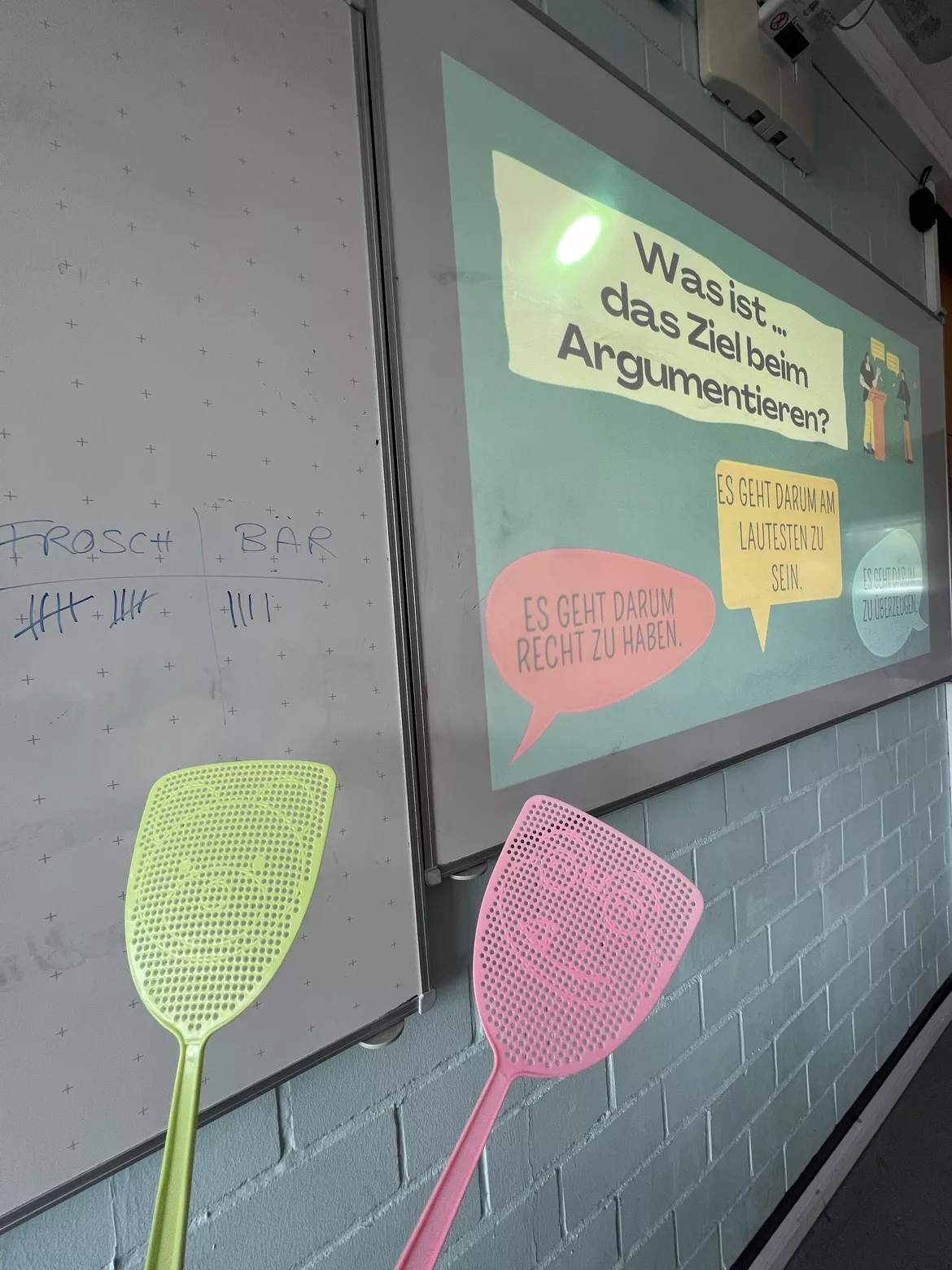 Bild in der Beschreibung des Unterrichtsmaterials Argumentieren / Erörtern - Lernspiel zur Übung und Wiederholung von lessons2learn #1
