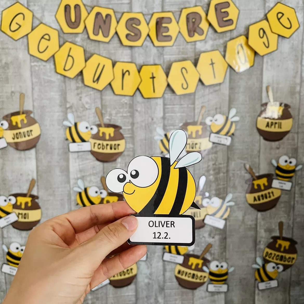 Bild in der Beschreibung des Unterrichtsmaterials Bienenklasse – liebevoller Geburtstagskalender fürs Klassenzimmer (inkl. PowerPoint zum Beschriften) 🐝🍯 von moreTeacher #1