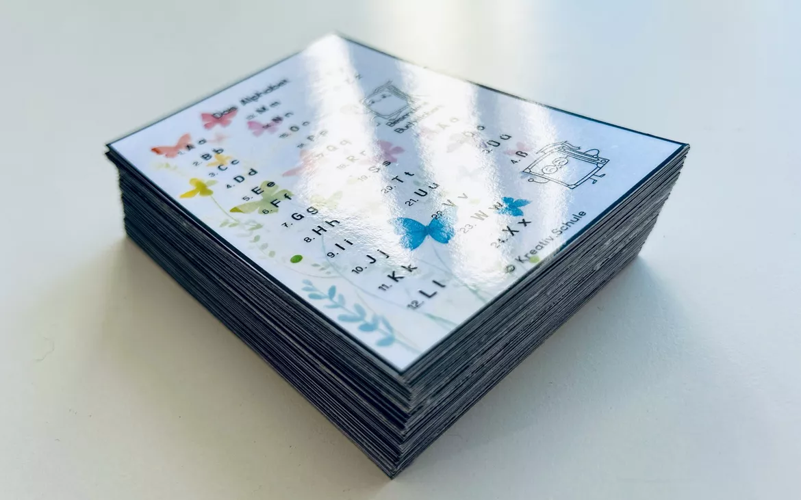 Bild in der Beschreibung des Unterrichtsmaterials ABC-Karten Buchstaben zum verlieben von https://kreativ.schule #1