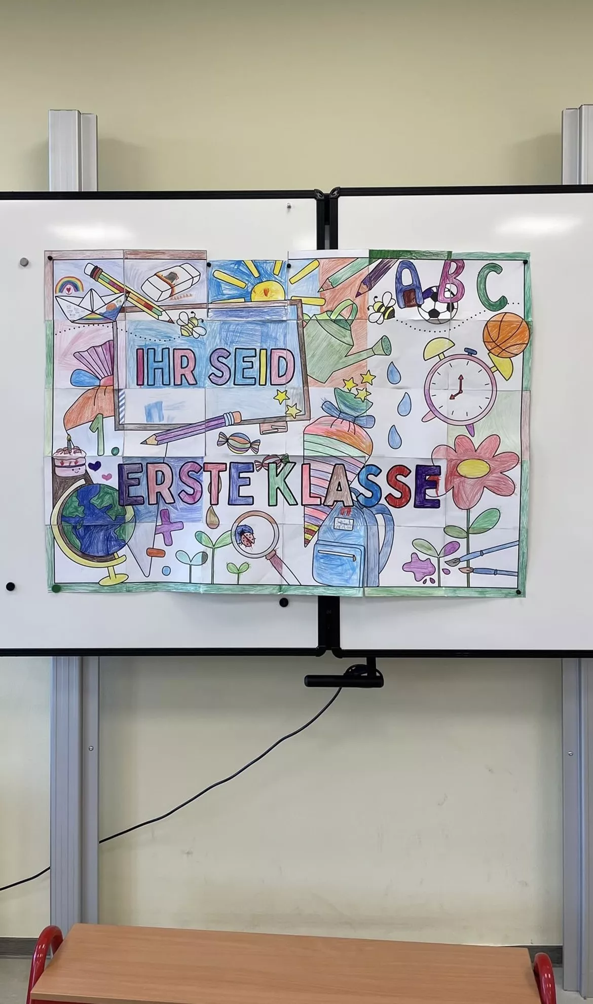 Bild in der Beschreibung des Unterrichtsmaterials Einschulung / Schulstart - Gemeinschaftsbild - WIR SIND ERSTE KLASSE / 1. Klasse von Doodleteacher #3
