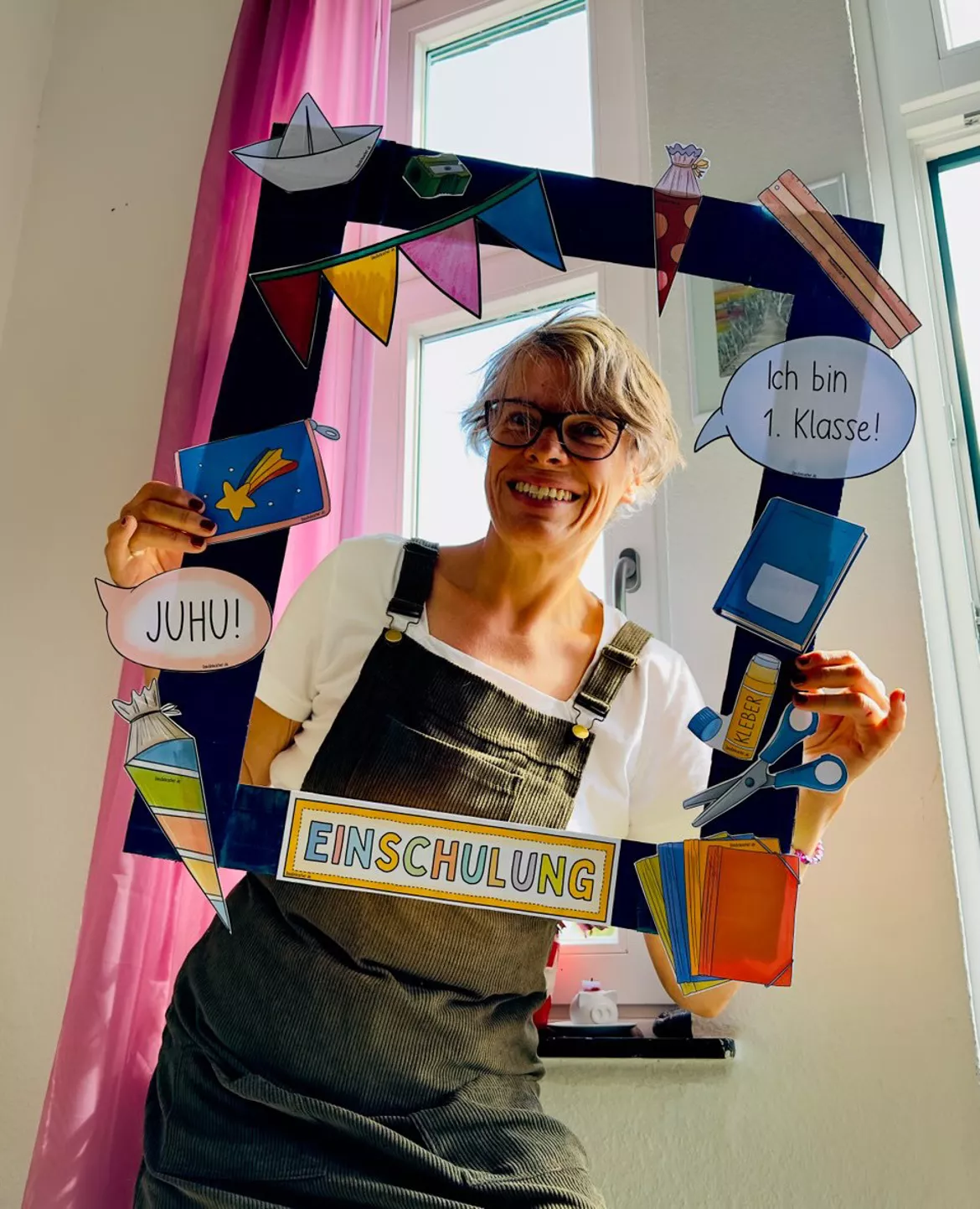 Bild in der Beschreibung des Unterrichtsmaterials Einschulung DIY Bilderrahmen – Bastelset mit 18 Bildern / Schulstart / 1. Klasse von Doodleteacher #3