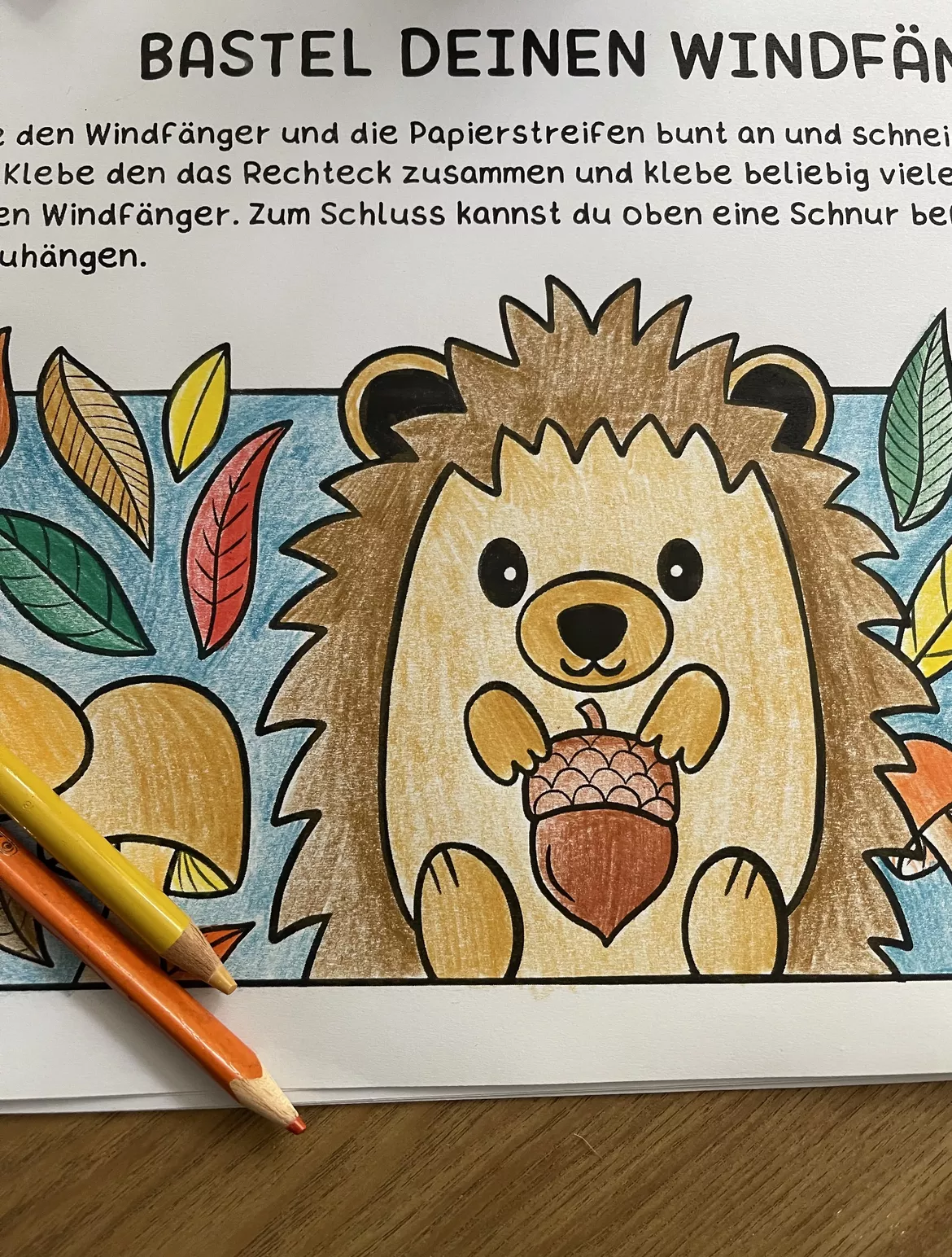 Bild in der Beschreibung des Unterrichtsmaterials Windspiel zum Ausmalen & Basteln für den Herbst - Windfänger Bastelvorlagen von Katy‘s Kunstraum #1