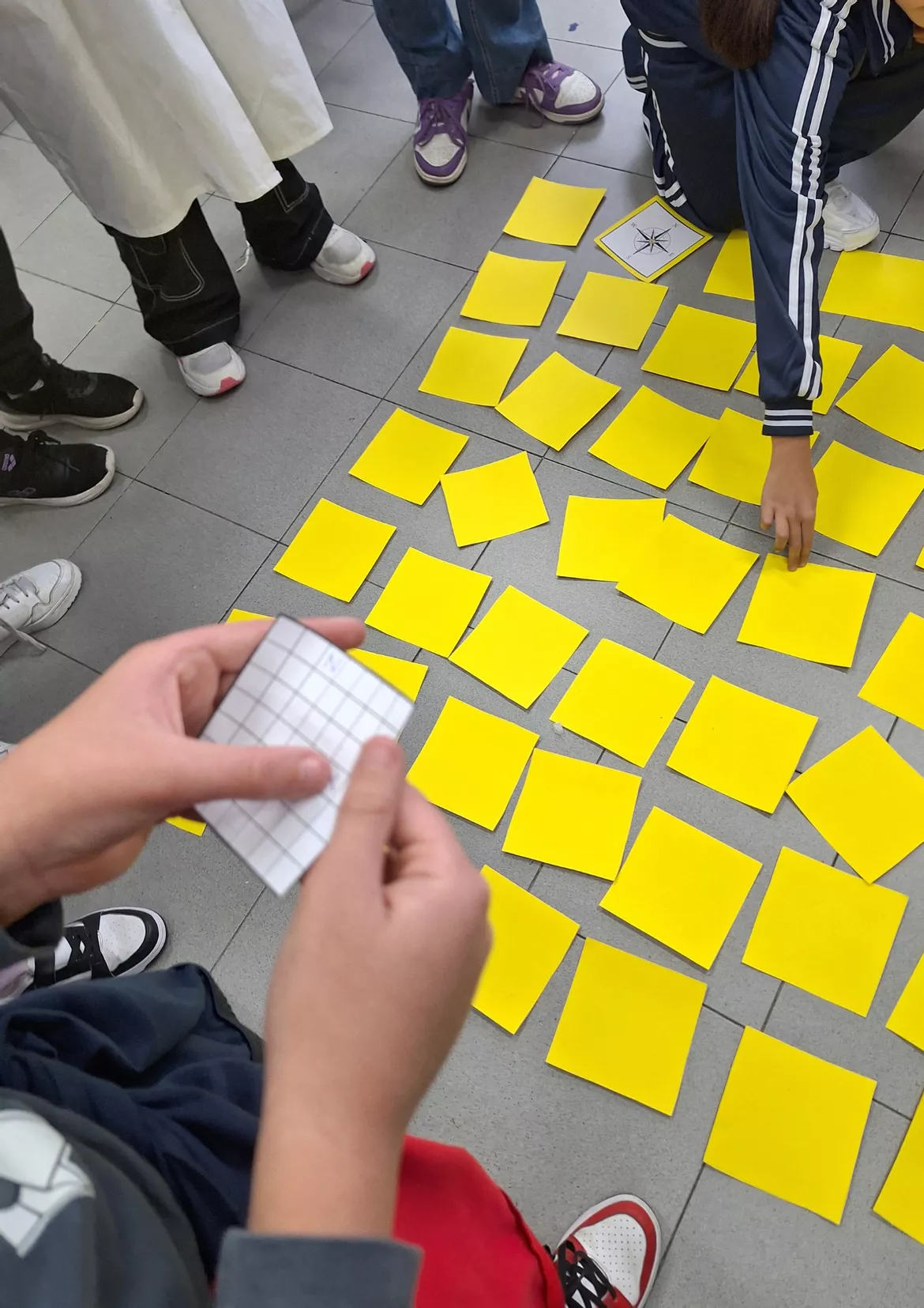Bild in der Beschreibung des Unterrichtsmaterials LA BUSSOLA DEL TEMPO PERDUTO - coding unplugged von MaestraJoy #1