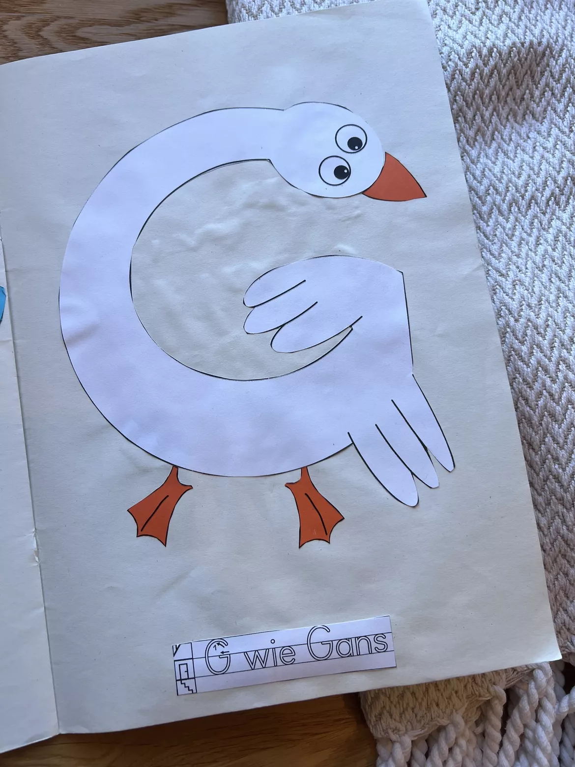 Bild in der Beschreibung des Unterrichtsmaterials Buchstabentier G wie Gans – Buchstabenheft Grundschule (Klasse 1) | Buchstabeneinführung, Bastelvorlage & Anfangsunterricht von allerlei_fuer_die_schule #1