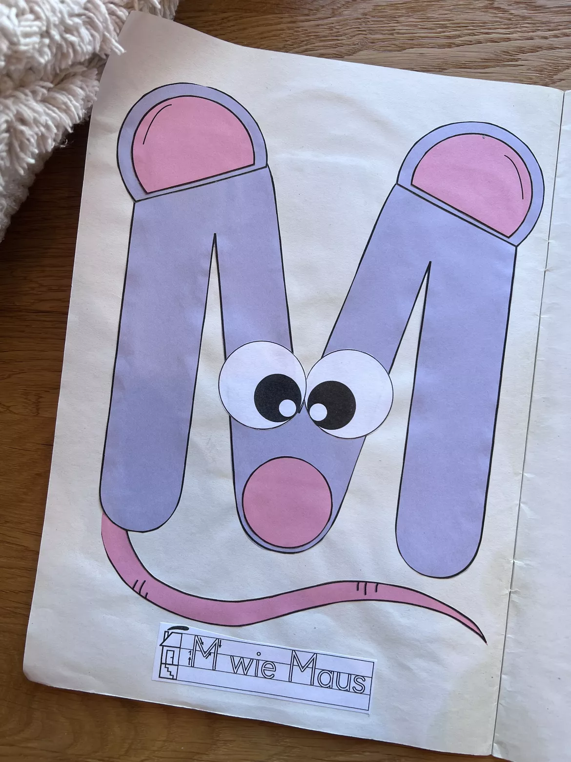 Bild in der Beschreibung des Unterrichtsmaterials Buchstabentier M wie Maus – Buchstabenheft Grundschule (Klasse 1) | Buchstabeneinführung, Bastelvorlage & Anfangsunterricht von allerlei_fuer_die_schule #1