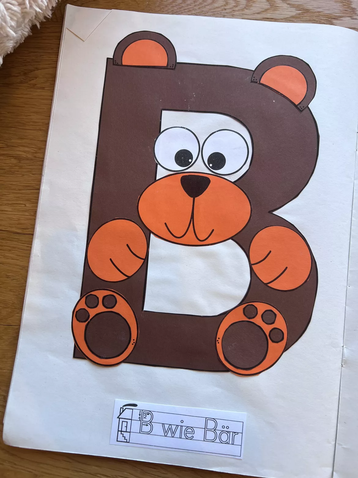 Bild in der Beschreibung des Unterrichtsmaterials Buchstabentier B wie Bär – Buchstabenheft Grundschule (Klasse 1) | Buchstabeneinführung, Bastelvorlage & Anfangsunterricht von allerlei_fuer_die_schule #1