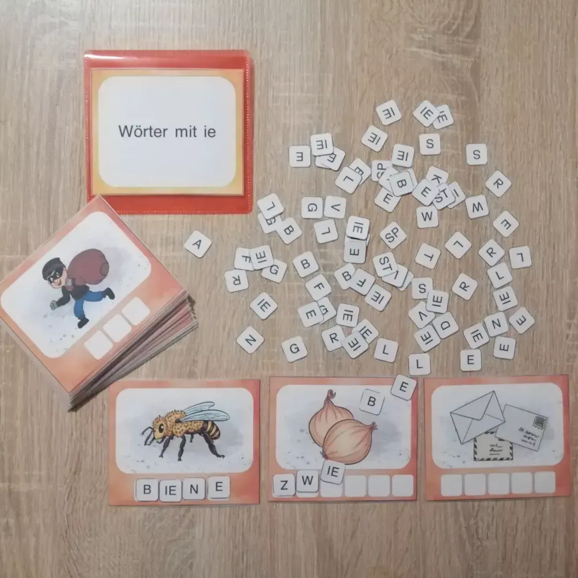 Bild in der Beschreibung des Unterrichtsmaterials Buchstabenzauber - Spiel für den Anfangsunterricht Deutsch von Abenteuer Grundschule #4