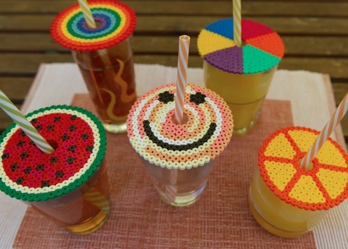 Bild in der Beschreibung des Unterrichtsmaterials Werken Sommer, Deckel für Trinkbecher, Steckperlen, Grundschule von Pinselpauker #1