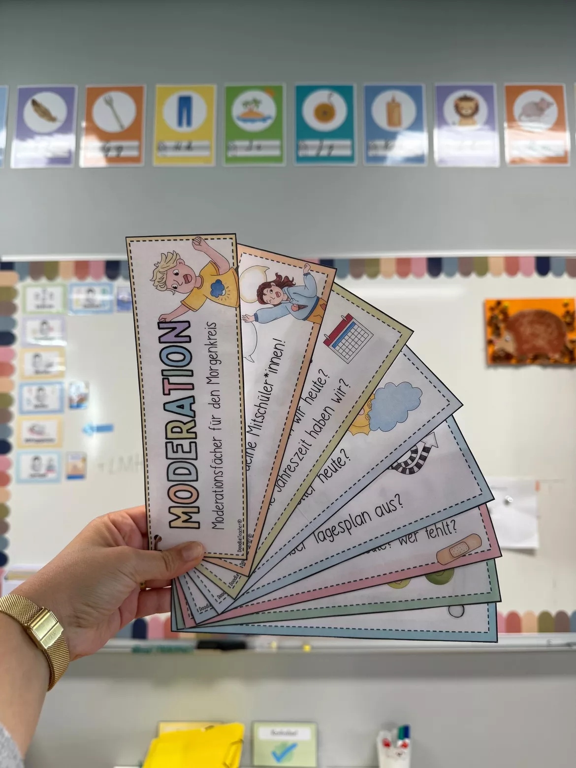 Bild in der Beschreibung des Unterrichtsmaterials Morgenkreis - StarterPAKET inkl. Lied & Ideen, Moderation, Kalender Grundschule (und Kita) von Doodleteacher #1