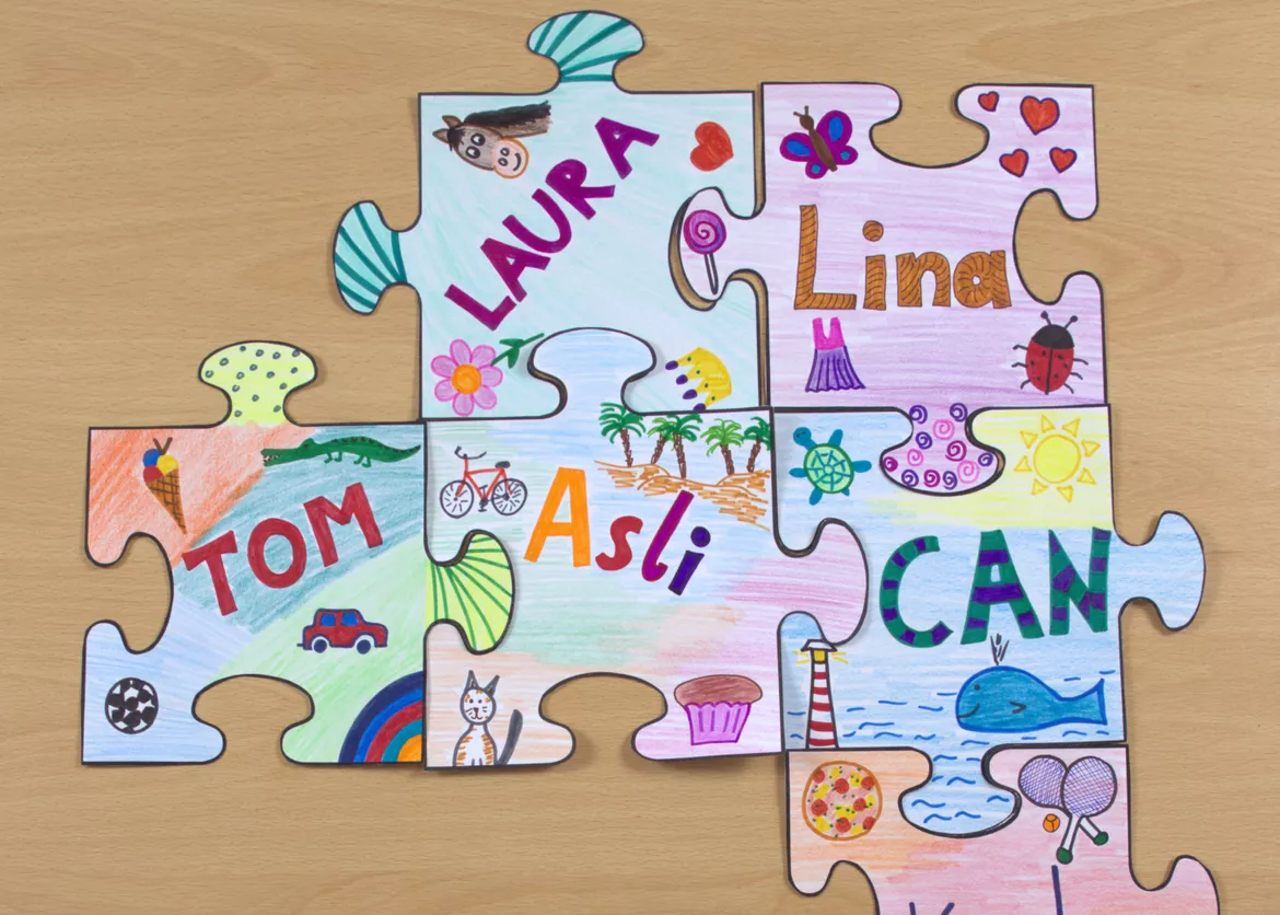Bild in der Beschreibung des Unterrichtsmaterials Türdeko Puzzle, Kunst Grundschule, Gemeinschaftsbild von Pinselpauker #1