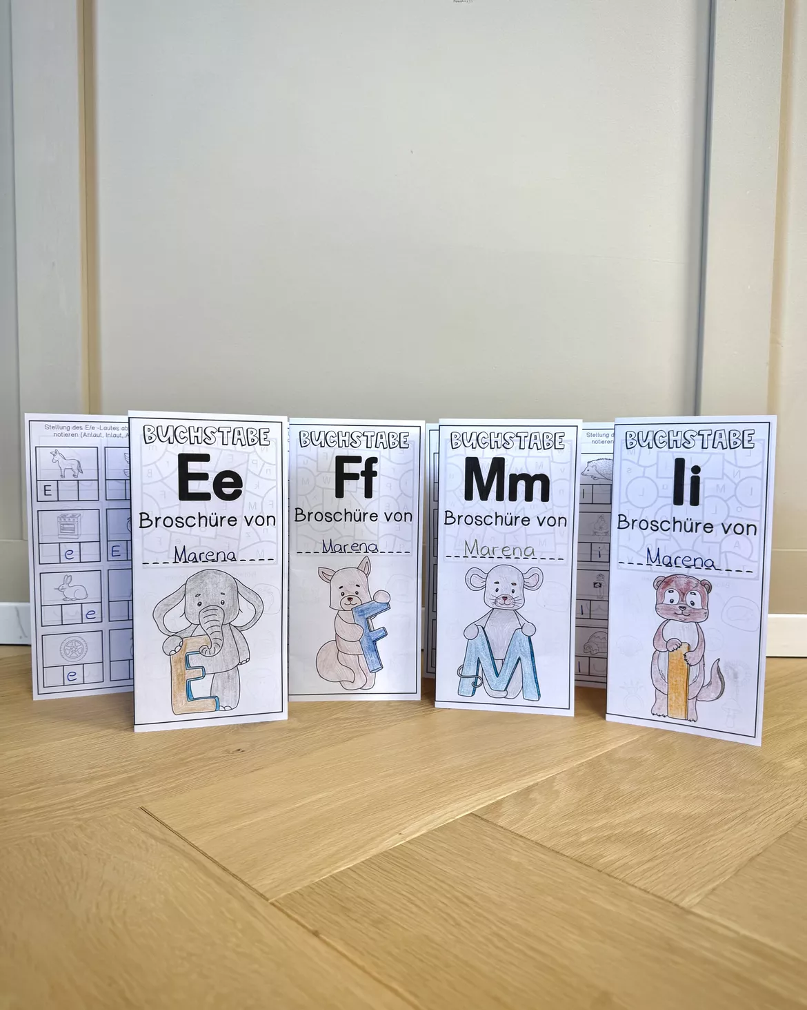 Bild in der Beschreibung des Unterrichtsmaterials Druckschrift ABC-Broschüren - Buchstaben lernen mit 26 Miniheften von The Growing Firsties #2