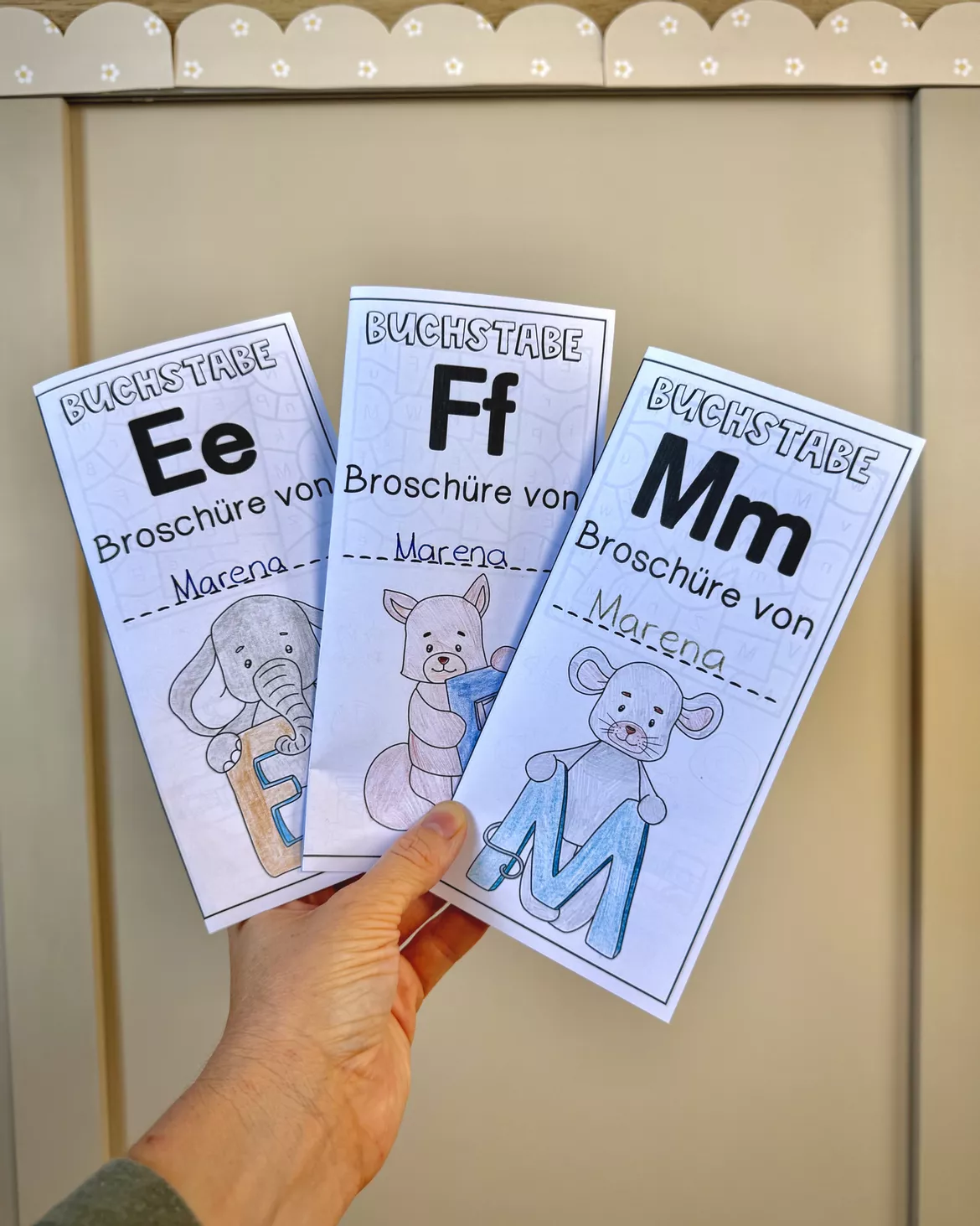 Bild in der Beschreibung des Unterrichtsmaterials Druckschrift ABC-Broschüren - Buchstaben lernen mit 26 Miniheften von The Growing Firsties #7